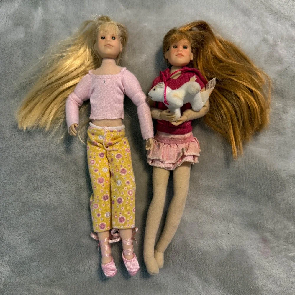 Only Hearts‎ Club Dolls Lot of 2 w/ Outfits & Plush Dog Early 2000s
